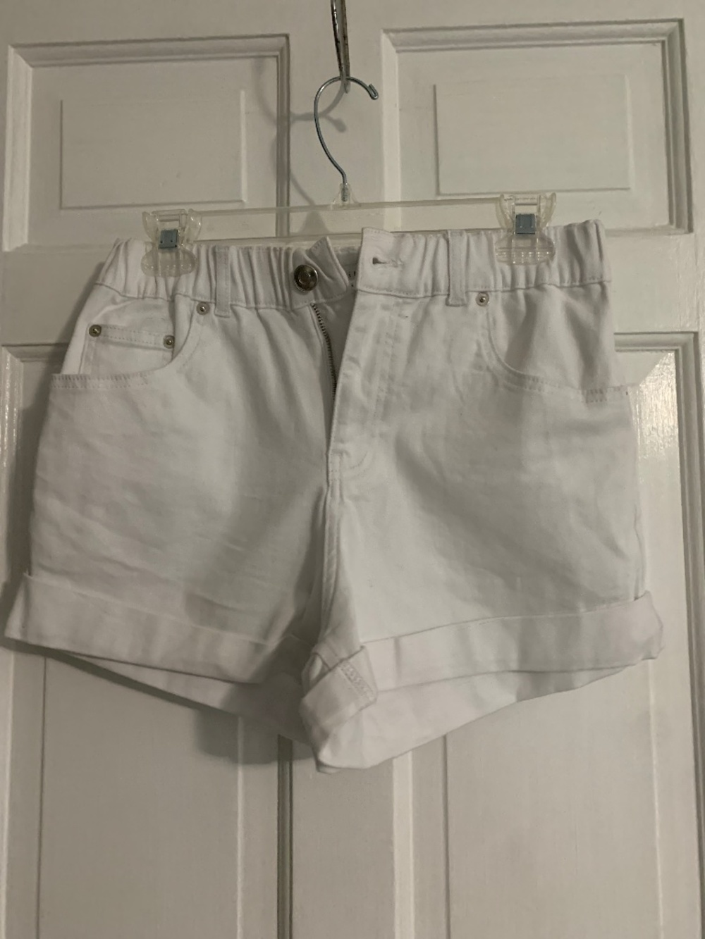 NWOT Gianni Bini Egypt white shorts